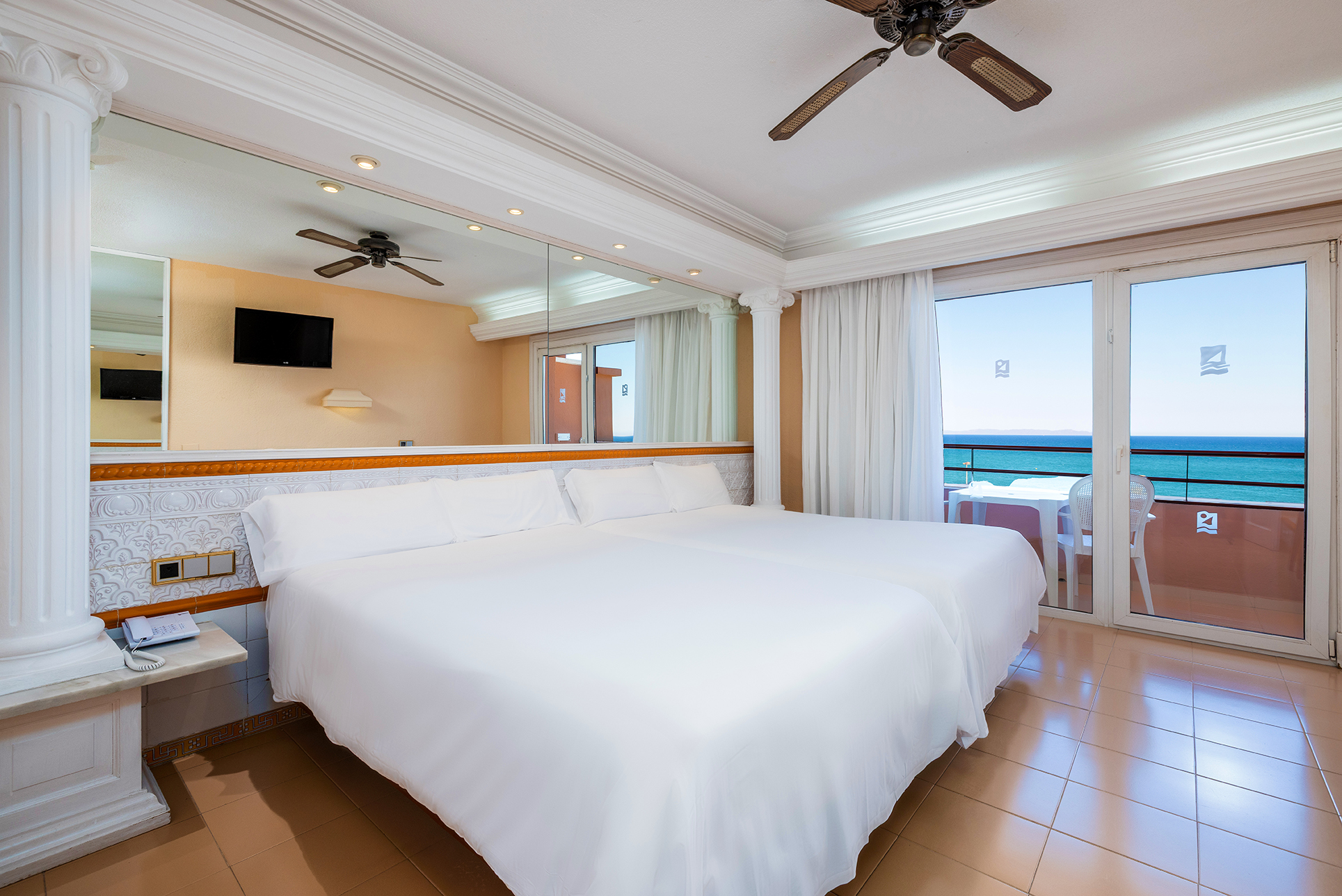 001_alta_playacapricho Doble vista mar.jpg